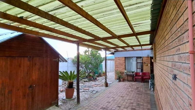 3 Bedroom Property for Sale in Heiderand Western Cape